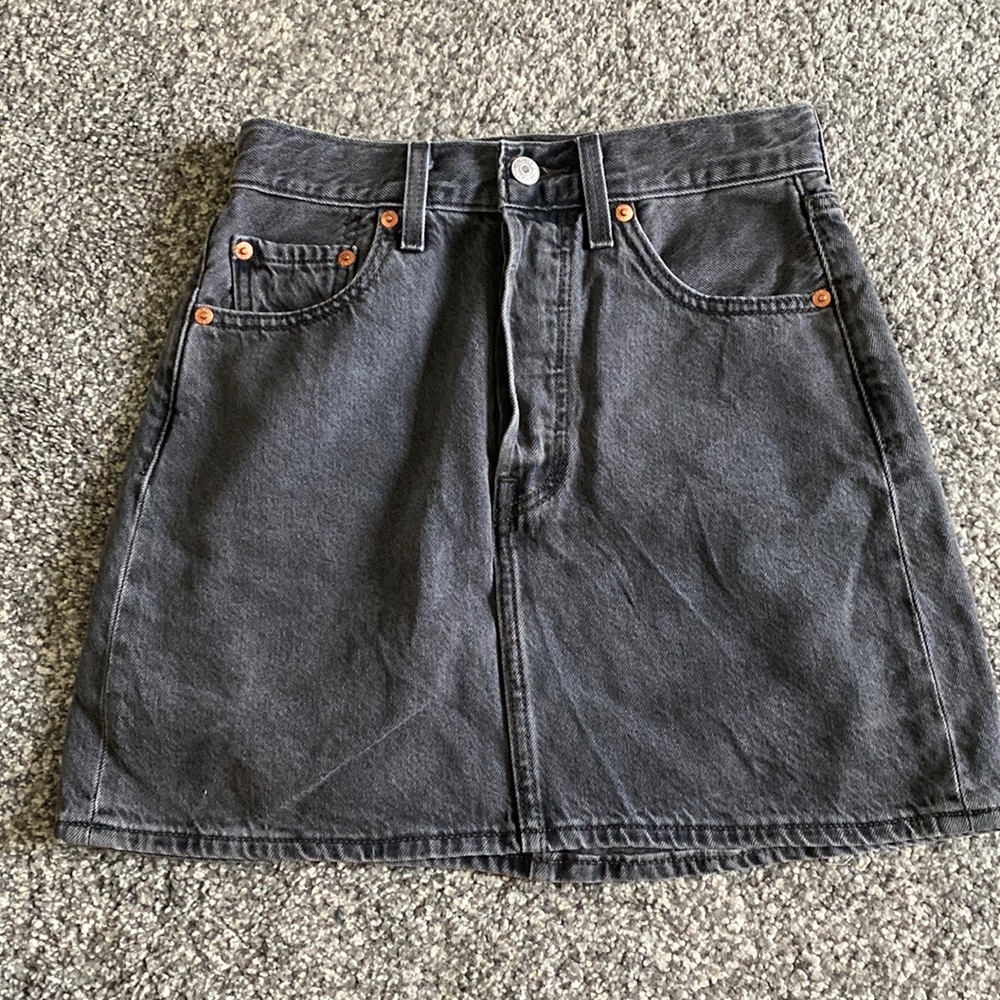 black levi skirt, 25